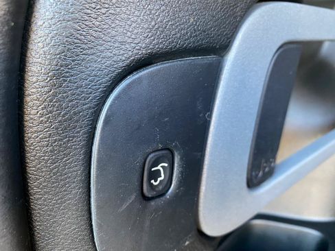 Used 2018 Jeep Cherokee Limited FWD image 14