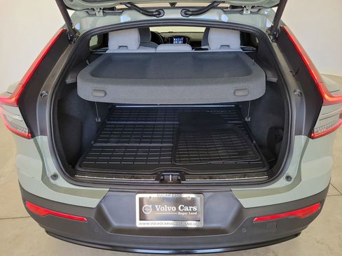 Used 2023 Volvo C40 P8 Recharge Ultimate w/ Protection Package Premier image 9