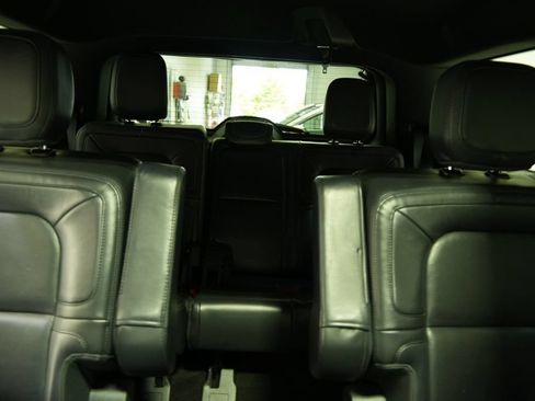 Used 2023 Lincoln Navigator Reserve AWD/4WD image 36