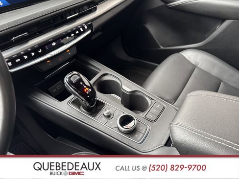 Used 2025 Cadillac XT4 Premium Luxury image 27