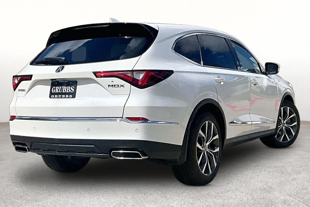 Used 2023 Acura MDX w/ Technology Package FWD image 2