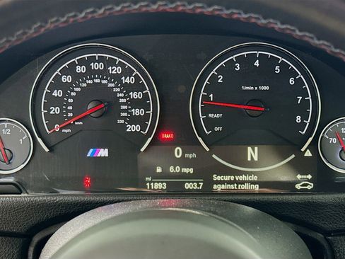 Used 2019 BMW M4 Coupe w/ Competition Package RWD image 16