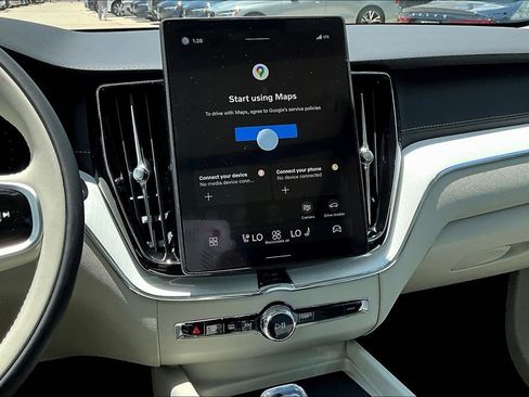 New 2026 Volvo XC60 B5 Ultra w/ Protection Package Premier image 18