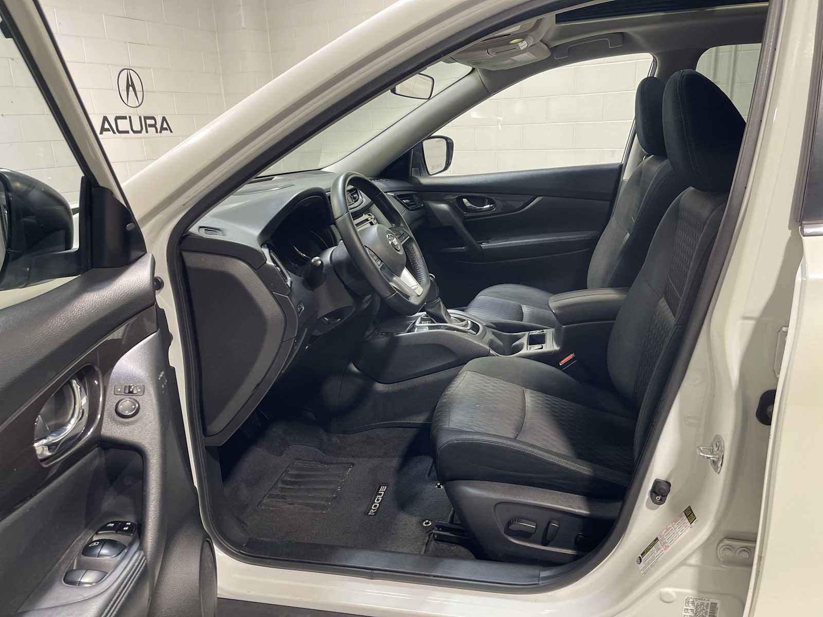Used 2020 Nissan Rogue SV w/ Sun & Sound Touring Package AWD/4WD image 2