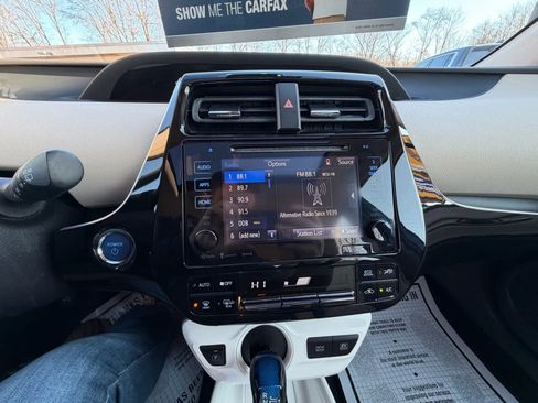 Used 2016 Toyota Prius Two image 24