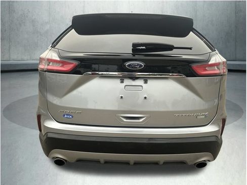 Used 2020 Ford Edge Titanium w/ Equipment Group 301A AWD/4WD image 5