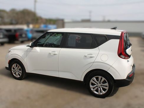 Certified 2020 Kia Soul LX image 12