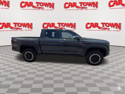 Used 2024 Toyota Tacoma TRD Off-Road AWD/4WD image 9