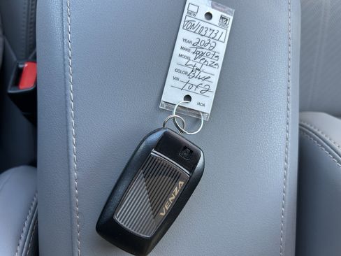Certified 2022 Toyota Venza Limited w/ Advanced Technology Package image 35