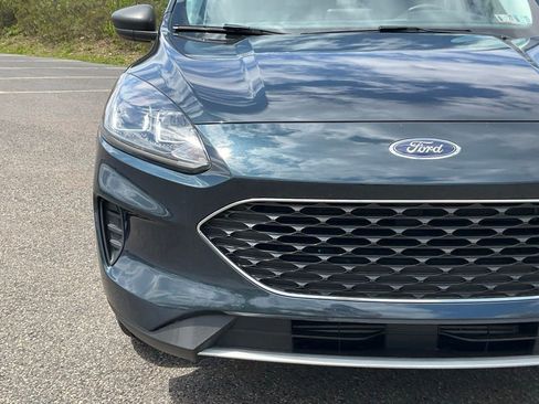 Used 2022 Ford Escape SE w/ Convenience Package AWD/4WD image 2