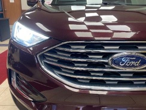 Used 2021 Ford Edge SEL image 9