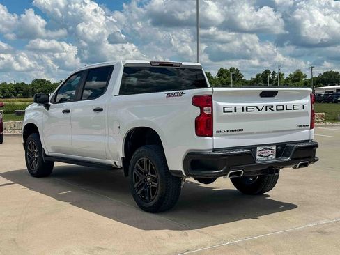 Used 2023 Chevrolet Silverado 1500 Custom Trail Boss w/ LPO, Dark Essentials Package AWD/4WD image 5