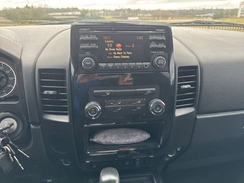 Used 2014 Nissan Titan SV w/ SV Value Truck Package image 5