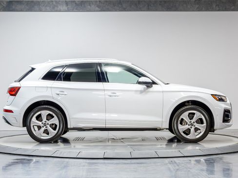 Used 2021 Audi Q5 Prestige image 16