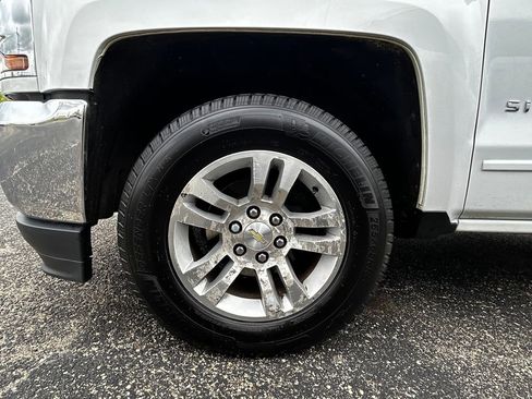 Used 2018 Chevrolet Silverado 1500 LT w/ All Star Edition AWD/4WD image 10