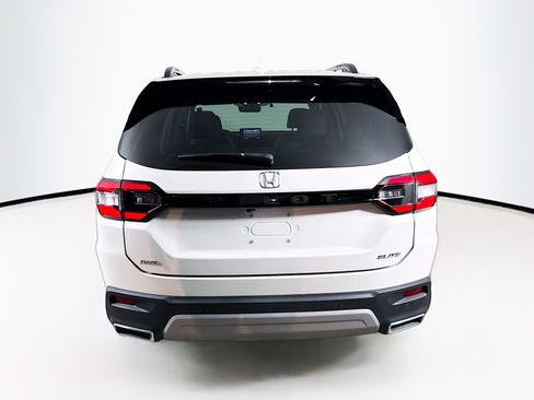 Certified 2023 Honda Pilot Elite image 33