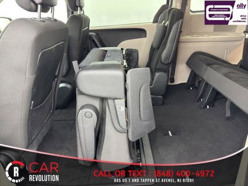 Used 2019 Dodge Grand Caravan SE w/ UConnect Hands-Free Group image 31