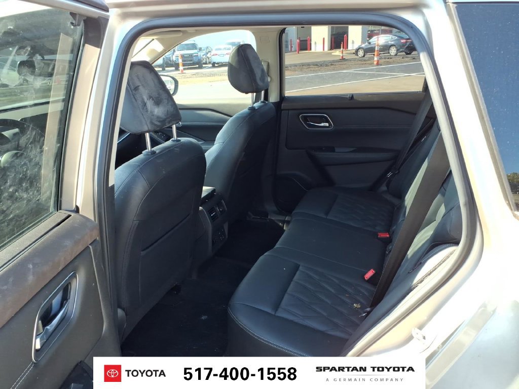 Used 2021 Nissan Rogue Platinum AWD/4WD image 12