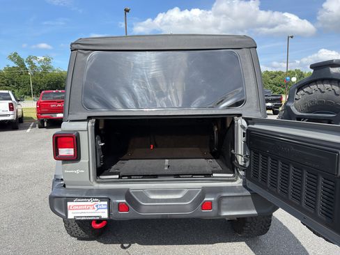 Used 2022 Jeep Wrangler Unlimited Rubicon AWD/4WD image 9