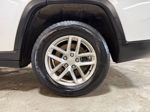 Used 2023 Jeep Grand Cherokee L Laredo w/ Luxury Tech Group I image 37