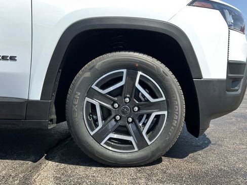 New 2026 Jeep Cherokee Limited image 18