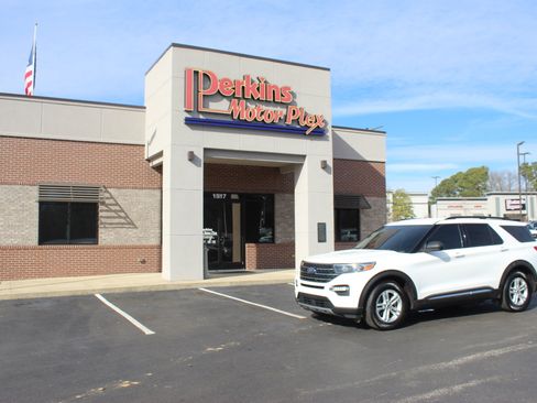 Used 2020 Ford Explorer XLT w/ Equipment Group 202A image 35