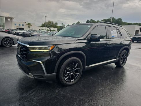 Used 2025 Honda Pilot Touring image 5