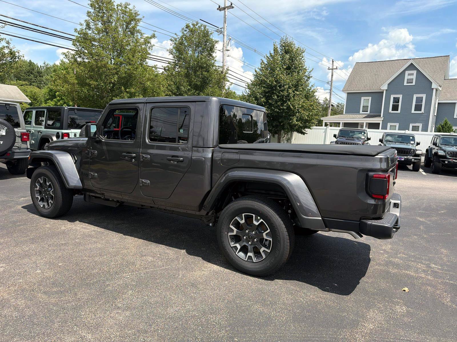 New 2026 Jeep Gladiator Sport AWD/4WD image 3