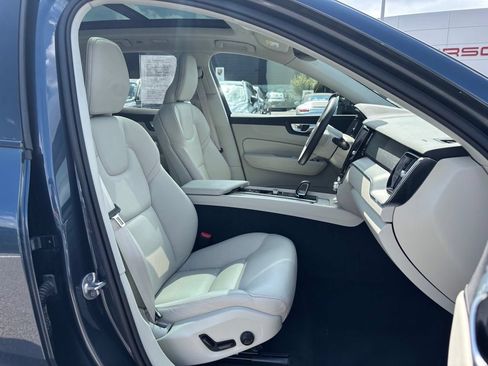Certified 2025 Volvo XC60 B5 Core w/ Protection Package Premier AWD/4WD image 17