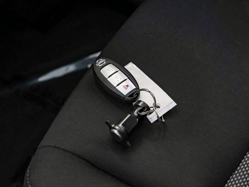 Used 2020 Nissan Pathfinder S image 68