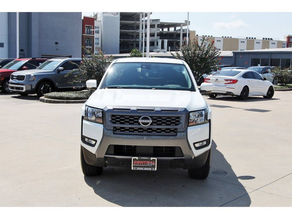 Used 2025 Nissan Frontier SV w/ SV Convenience Package RWD image 2