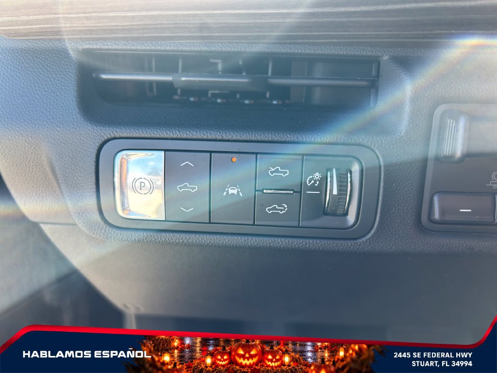 Used 2025 GMC Sierra EV Denali AWD/4WD image 18