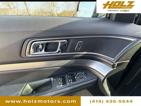 Used 2018 Ford Explorer XLT image 22