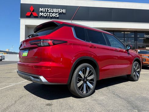 New 2026 Mitsubishi Outlander SEL FWD image 13