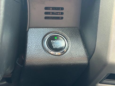 Used 2021 Ford Expedition XLT AWD/4WD image 12