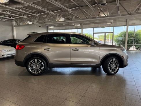 Used 2018 Lincoln MKX Reserve w/ Lincoln MKX Climate Package AWD/4WD image 9