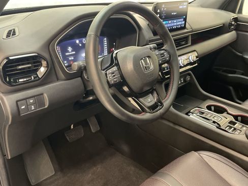 Certified 2025 Honda Pilot Black Edition image 2