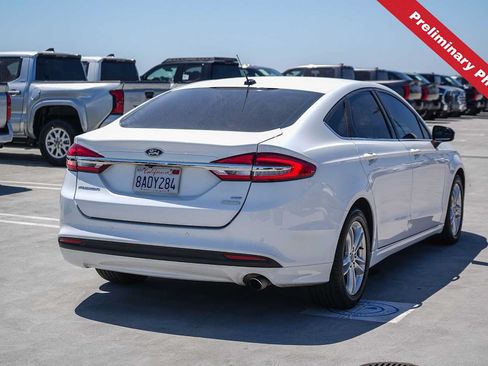 Used 2018 Ford Fusion SE w/ Fusion SE Technology Package FWD image 6