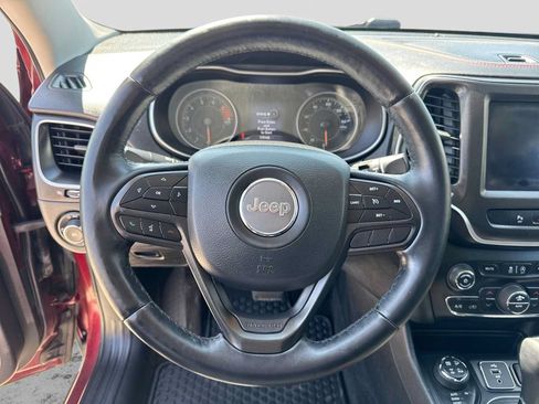 Used 2019 Jeep Cherokee Trailhawk w/ Comfort/Convenience Group AWD/4WD image 22