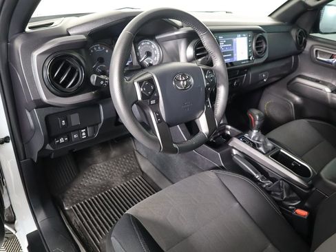 Used 2023 Toyota Tacoma TRD Sport image 9