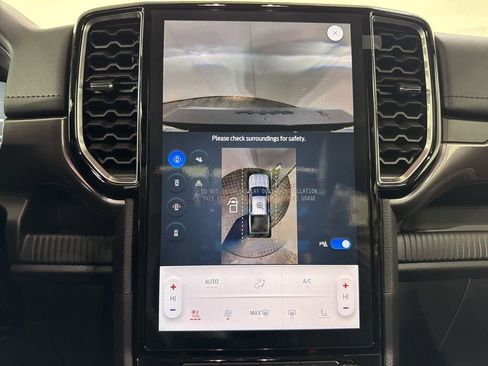 New 2025 Ford Ranger Lariat w/ Black Appearance Package image 30