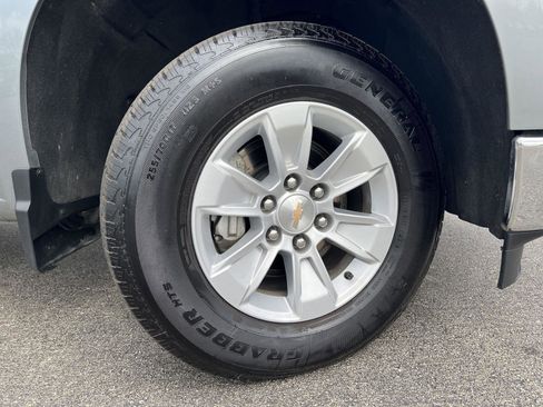 Used 2025 Chevrolet Silverado 1500 LT RWD image 2