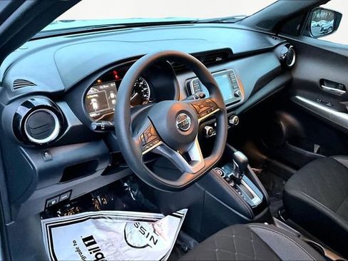 Used 2019 Nissan Kicks SV w/ Exterior Package image 12