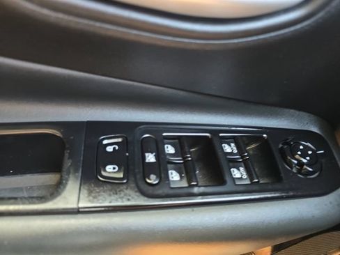 Used 2023 Jeep Renegade Altitude AWD/4WD image 28