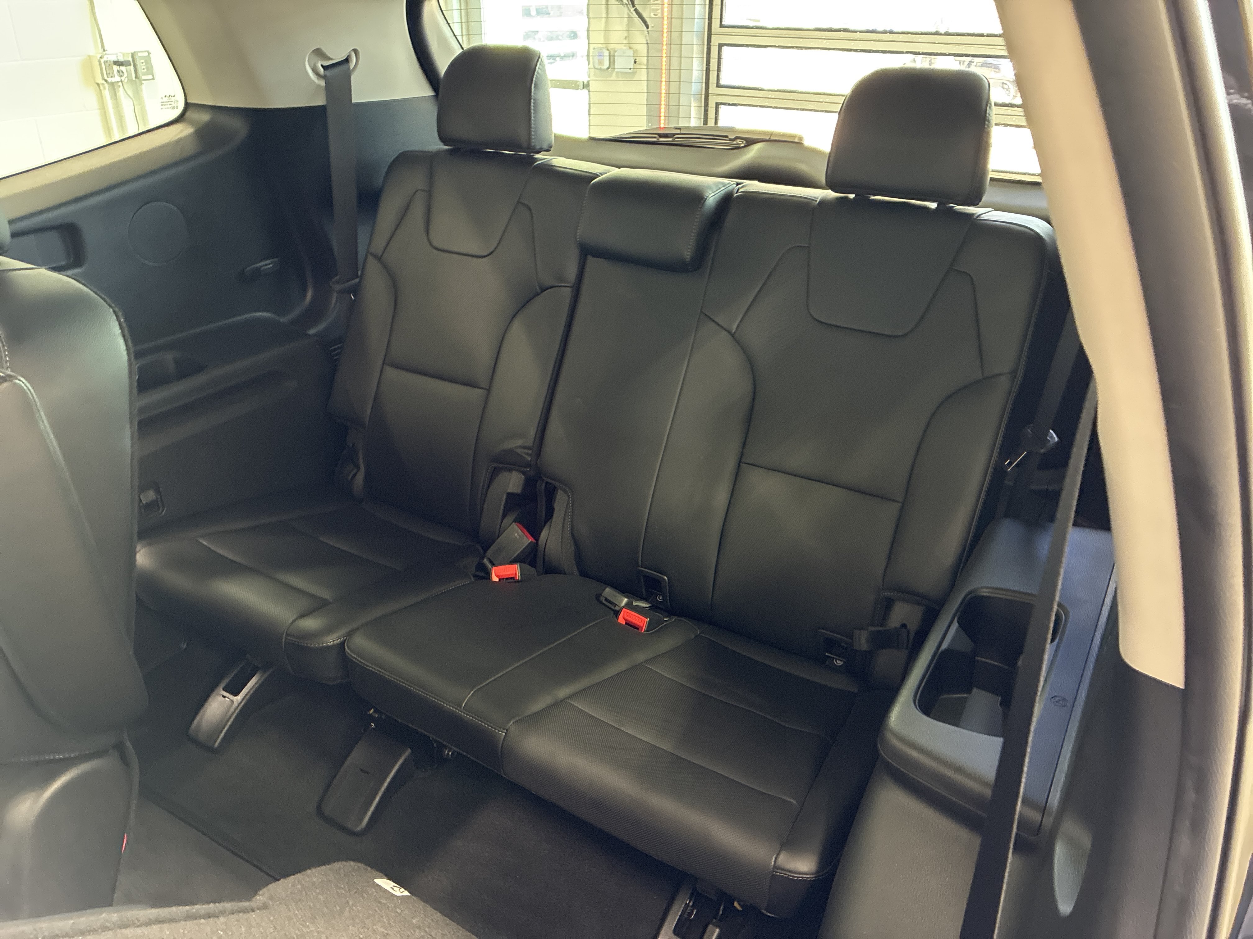Certified 2022 Kia Telluride EX w/ EX Premium Package AWD/4WD image 9