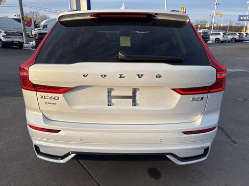 Used 2025 Volvo XC60 B5 Plus image 6