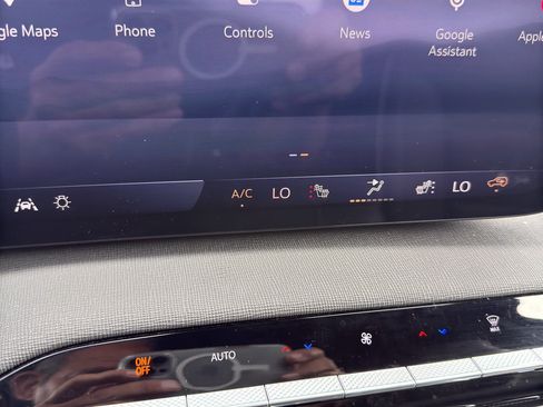 Used 2026 Buick Enclave Sport Touring FWD image 33
