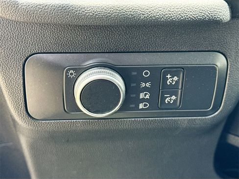 Used 2021 Ford Escape SE image 11