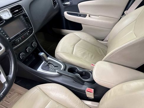 Used 2012 Chrysler 200 Limited FWD image 28
