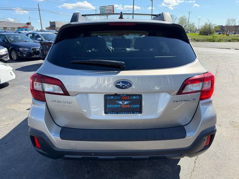 Used 2018 Subaru Outback 2.5i Limited AWD/4WD image 4